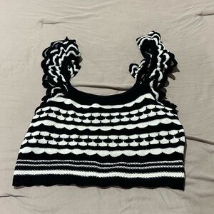 H&M Black and White Patterned Crop knit tank top size XL